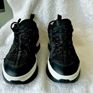 Burberry Mesh Nubuck Union Low-Top Sneakers. Size 36 Black